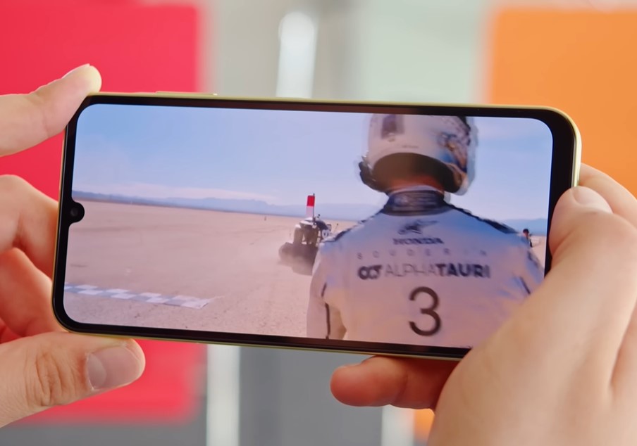 Display and pictures how looks on Galaxy A25