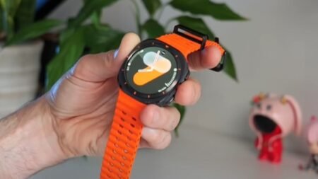 High-quality display on Samsung Galaxy Watch Ultra with excellent brightness for clear visibility